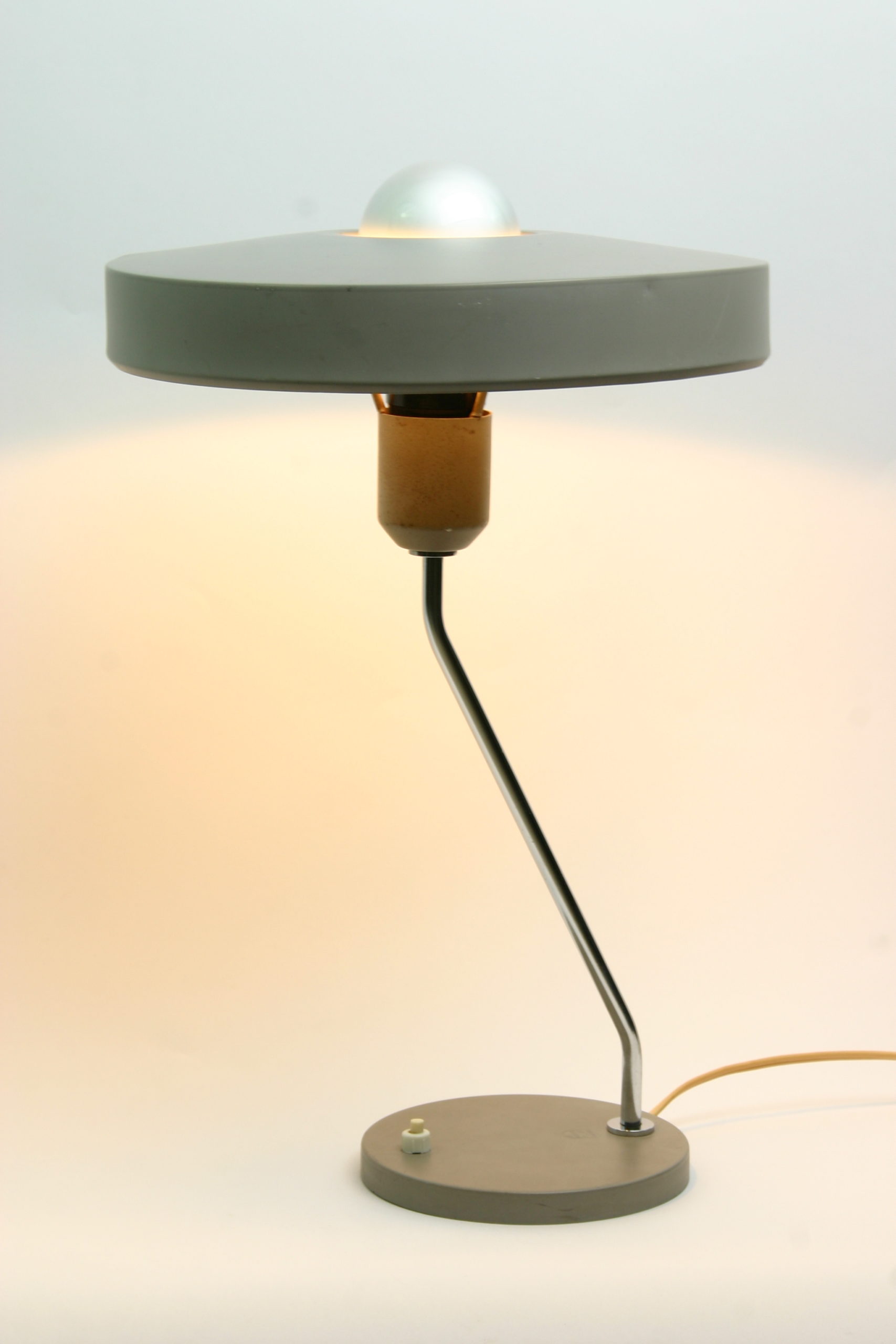 Philips Romeo lamp by Louis Kalff main
